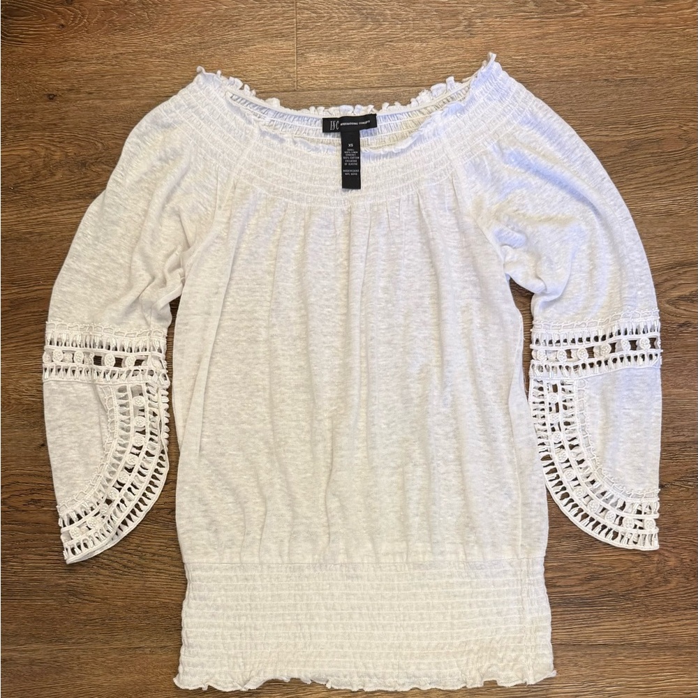 BCX White Linen off shoulder blouse. Size Xtra Small (Runs big, S/M)